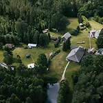 Maenniku Metsatalu Puhkemaja Vidiit * Viljandi (Viljandimaa)