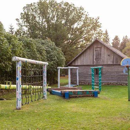 Holiday home Maenniku Metsatalu Puhkemaja Vidiit